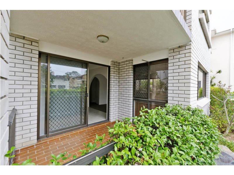 1/12 Rosewood Avenue, Broadbeach QLD 4218