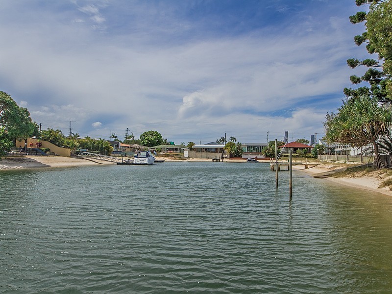 39 Beverley Crescent, Broadbeach Waters QLD 4218