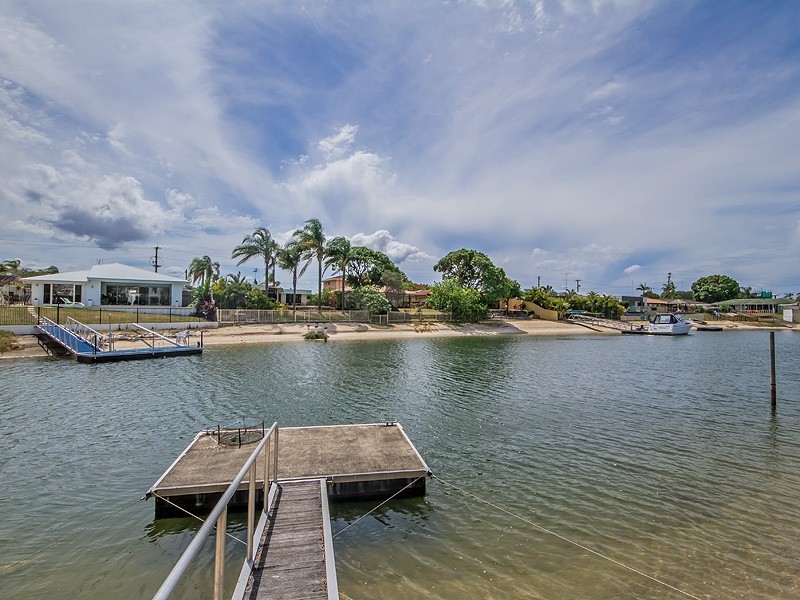 39 Beverley Crescent, Broadbeach Waters QLD 4218