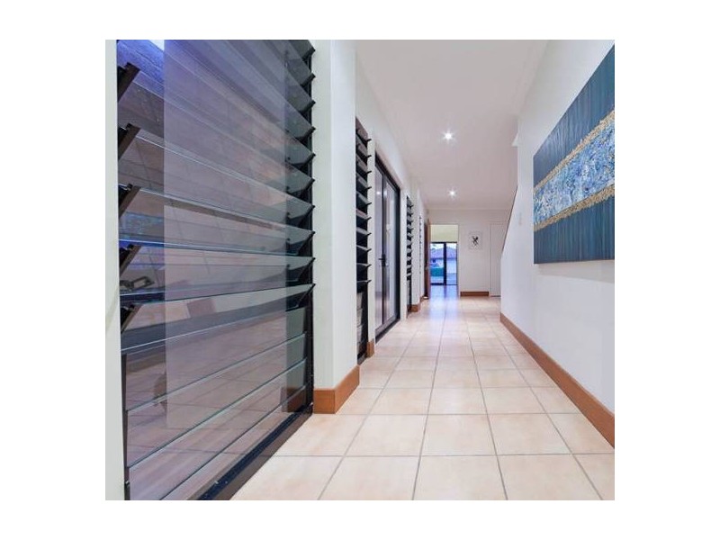 39 Beverley Crescent, Broadbeach Waters QLD 4218