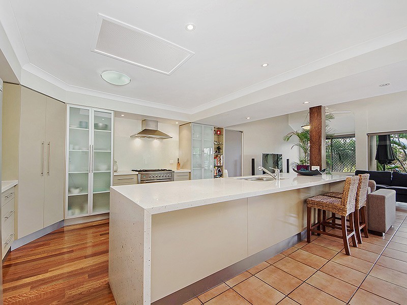 39 Beverley Crescent, Broadbeach Waters QLD 4218