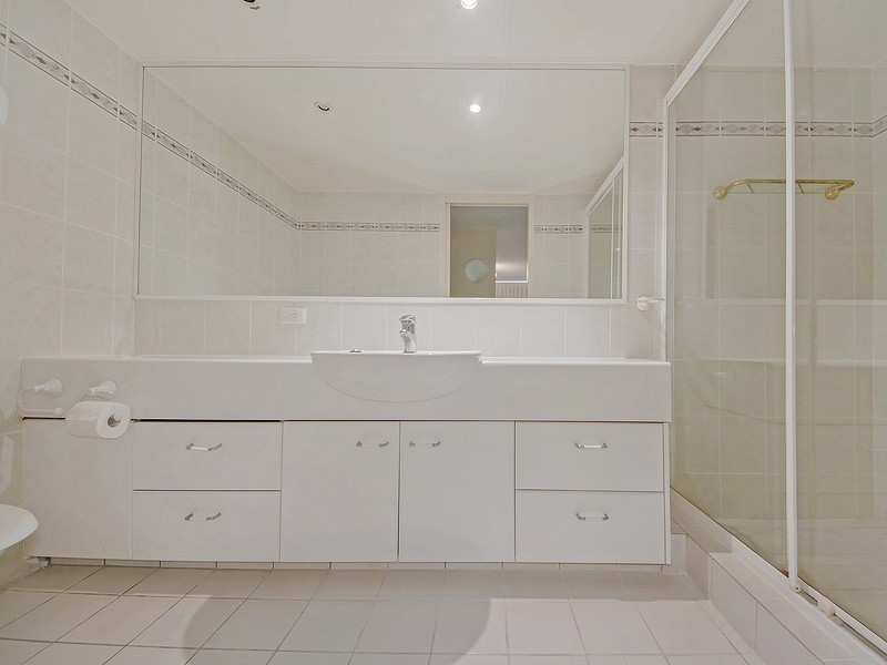 Unit 15/142 ‘Pacific Plaza’ The Esplanade, Surfers Paradise QLD 4217