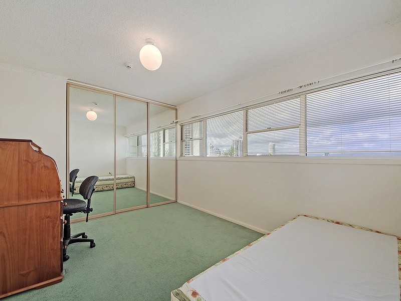 Unit 15/142 ‘Pacific Plaza’ The Esplanade, Surfers Paradise QLD 4217