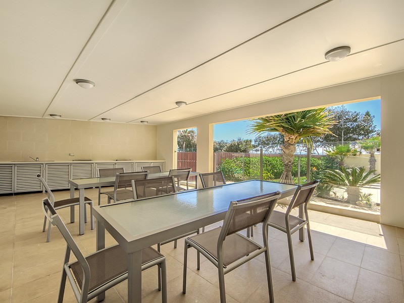 Unit 15/142 ‘Pacific Plaza’ The Esplanade, Surfers Paradise QLD 4217