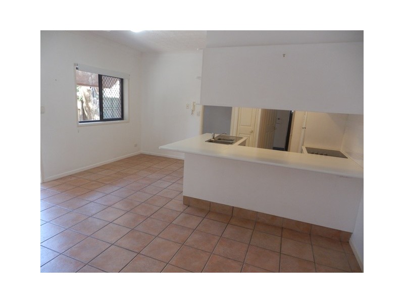 3/23 Second Ave, Broadbeach QLD 4218