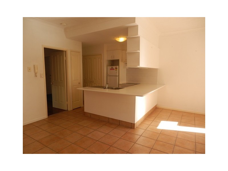 3/23 Second Ave, Broadbeach QLD 4218