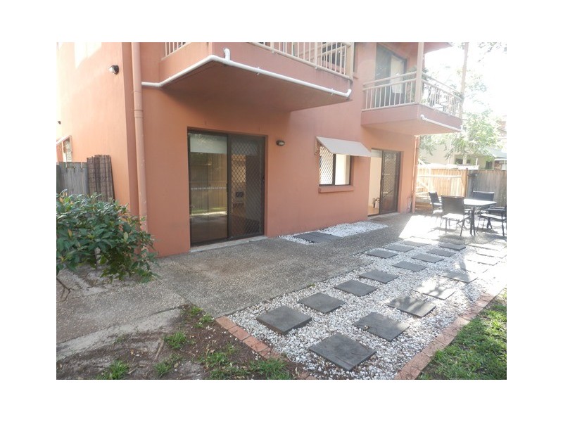 3/23 Second Ave, Broadbeach QLD 4218