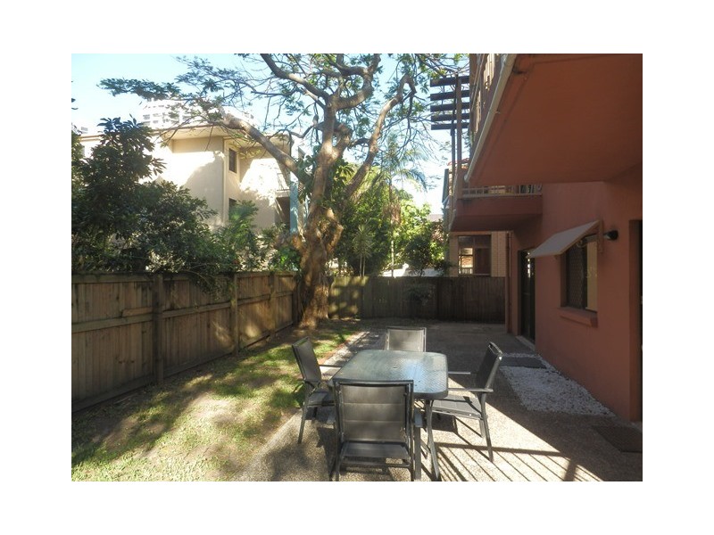 3/23 Second Ave, Broadbeach QLD 4218