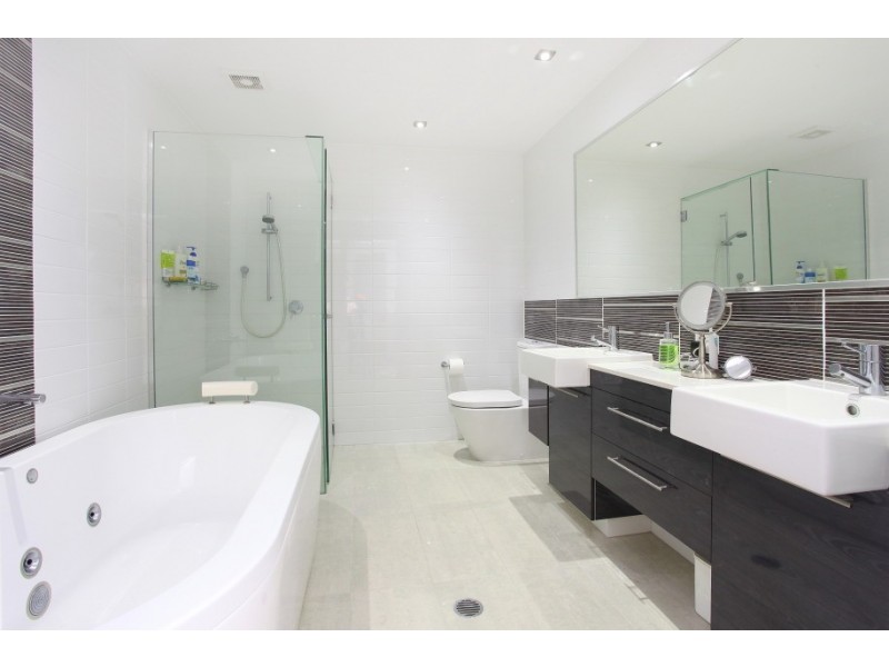 3/22 Ben Lexcen Place, Robina QLD 4226