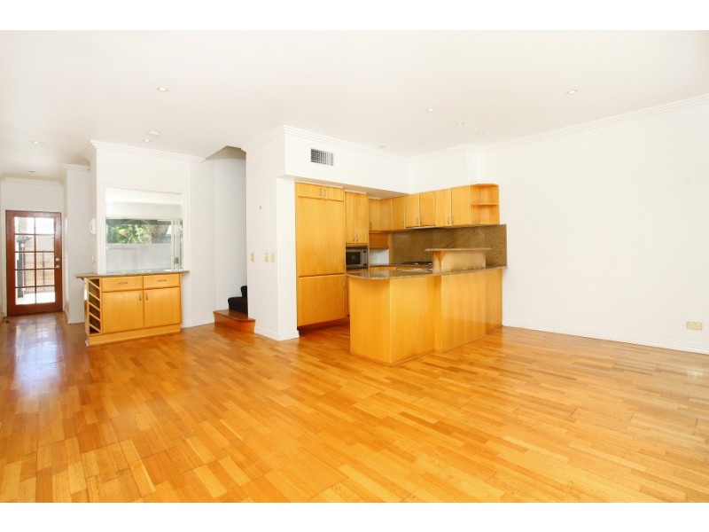 8 ‘Raffles on Capri’ 103 Salerno Street, Surfers Paradise QLD 4217