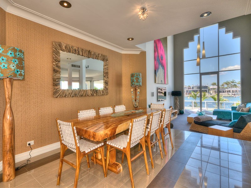 130 Amalfi Drive, Isle Of Capri QLD 4217