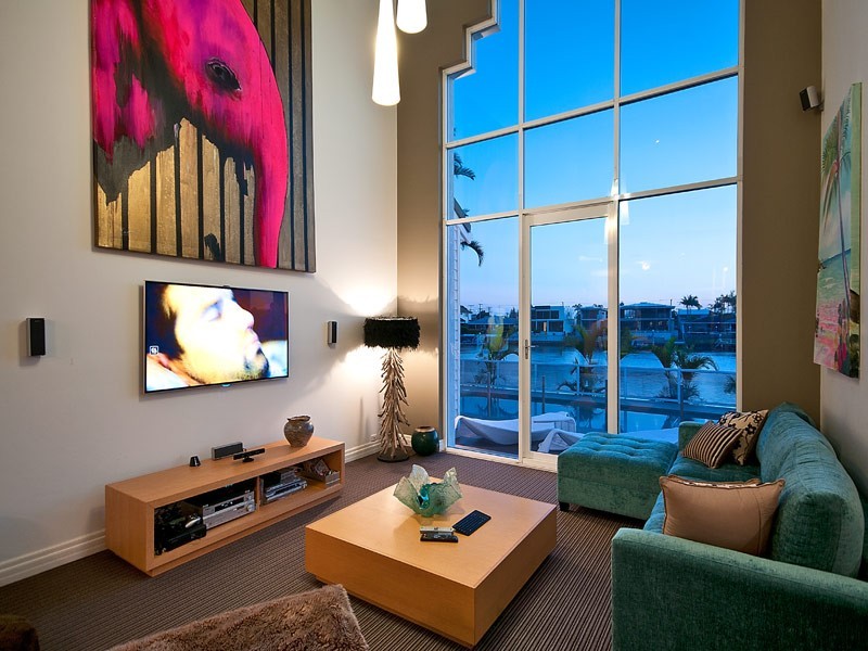 130 Amalfi Drive, Isle Of Capri QLD 4217