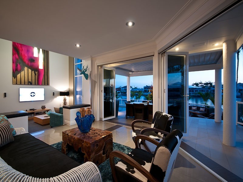 130 Amalfi Drive, Isle Of Capri QLD 4217