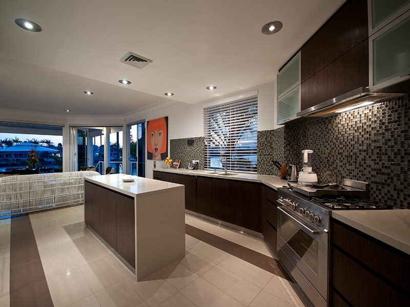 130 Amalfi Drive, Isle Of Capri QLD 4217