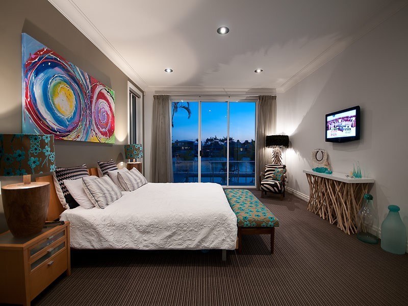 130 Amalfi Drive, Isle Of Capri QLD 4217