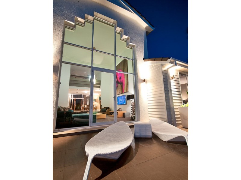 130 Amalfi Drive, Isle Of Capri QLD 4217