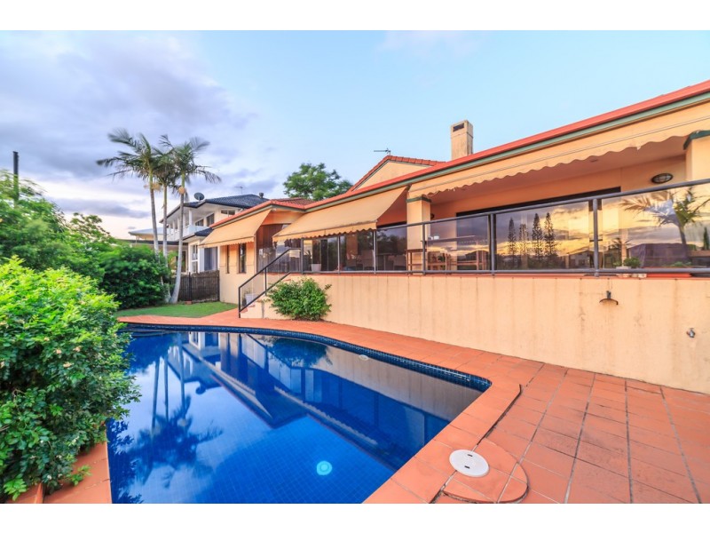 28 Charolais Crescent, Benowa Waters QLD 4217