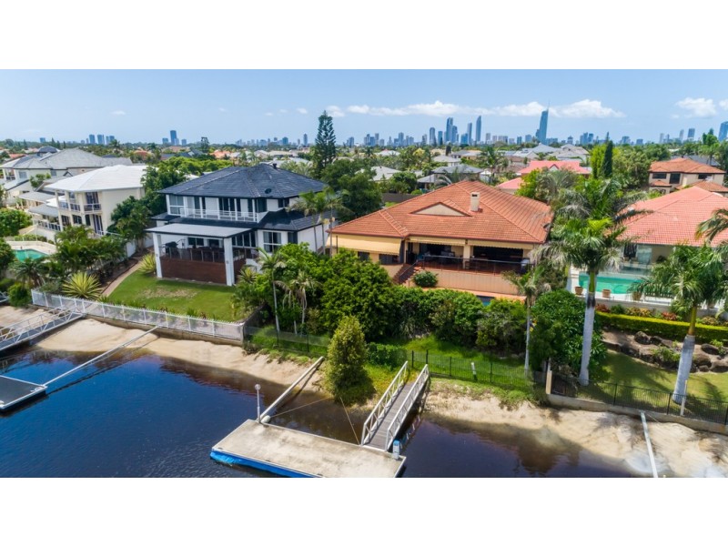 28 Charolais Crescent, Benowa Waters QLD 4217