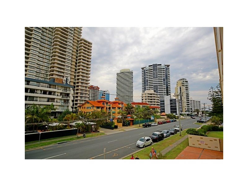 7 ‘Queensleigh’ 5-7 Queensland Avenue, Broadbeach QLD 4218