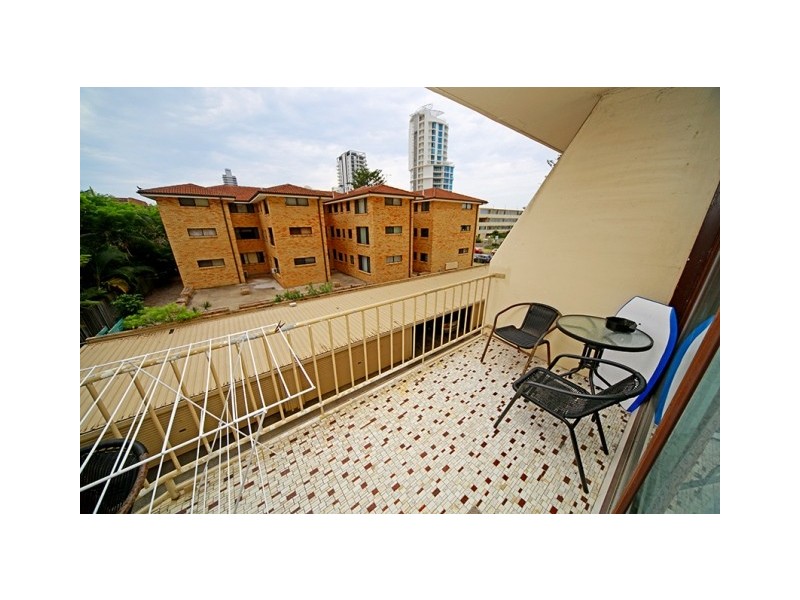 7 ‘Queensleigh’ 5-7 Queensland Avenue, Broadbeach QLD 4218