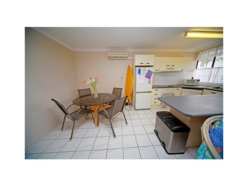 7 ‘Queensleigh’ 5-7 Queensland Avenue, Broadbeach QLD 4218