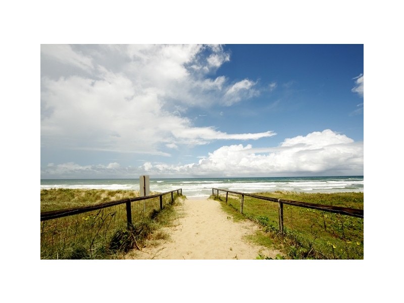 7 ‘Queensleigh’ 5-7 Queensland Avenue, Broadbeach QLD 4218