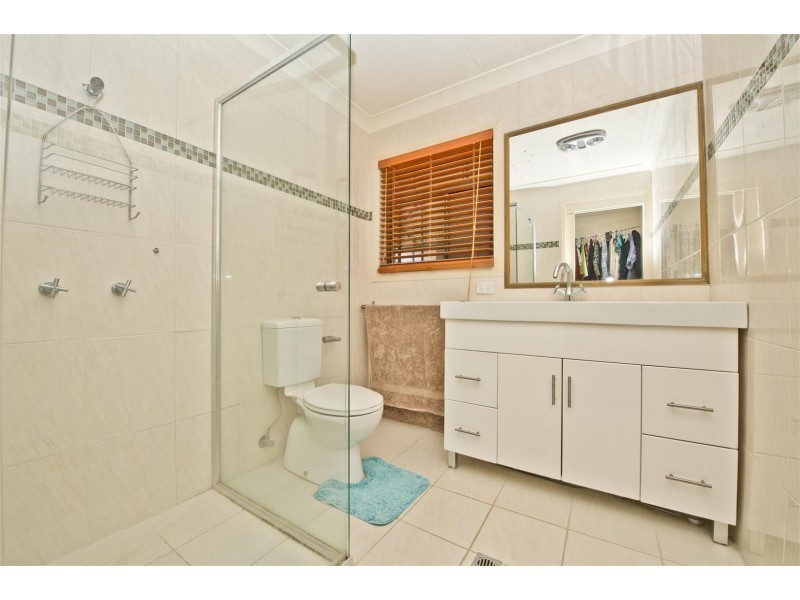 6 Manor Close, Robina QLD 4226