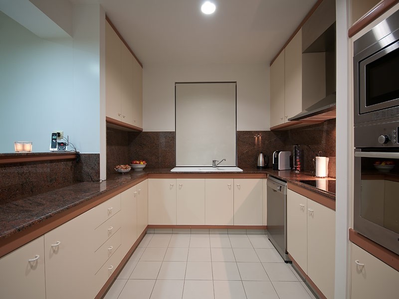 94 Cabana Boulevard, Benowa Waters QLD 4217