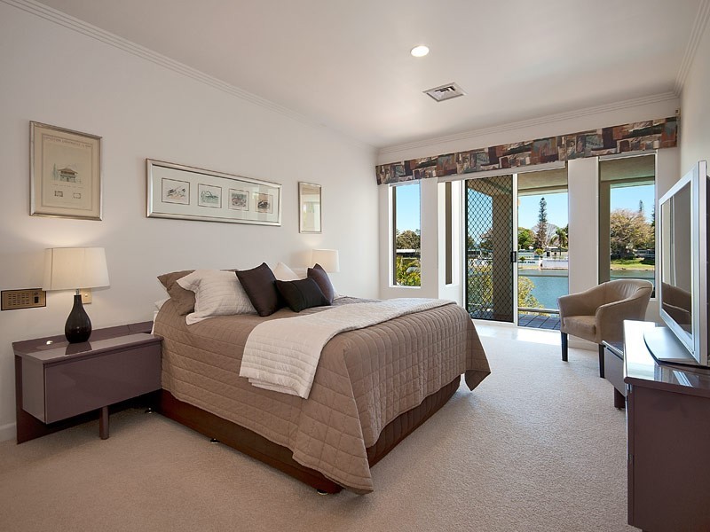 94 Cabana Boulevard, Benowa Waters QLD 4217