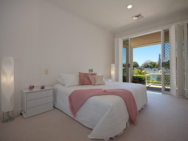 94 Cabana Boulevard, Benowa Waters QLD 4217