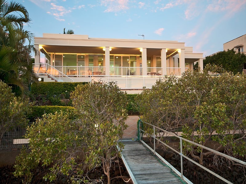 94 Cabana Boulevard, Benowa Waters QLD 4217