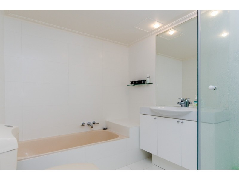 24D ‘Surfers Aquarius’ 4 Old Burleigh Road, Surfers Paradise QLD 4217