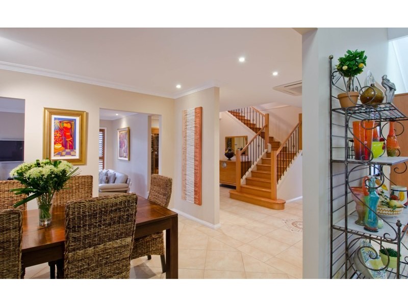 30 Boomerang Crescent, Sorrento QLD 4217