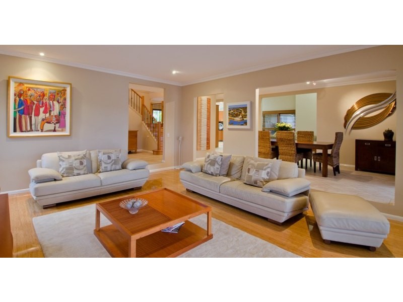 30 Boomerang Crescent, Sorrento QLD 4217