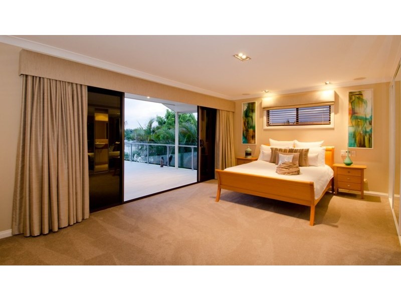 30 Boomerang Crescent, Sorrento QLD 4217