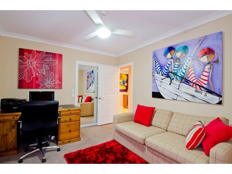 30 Boomerang Crescent, Sorrento QLD 4217