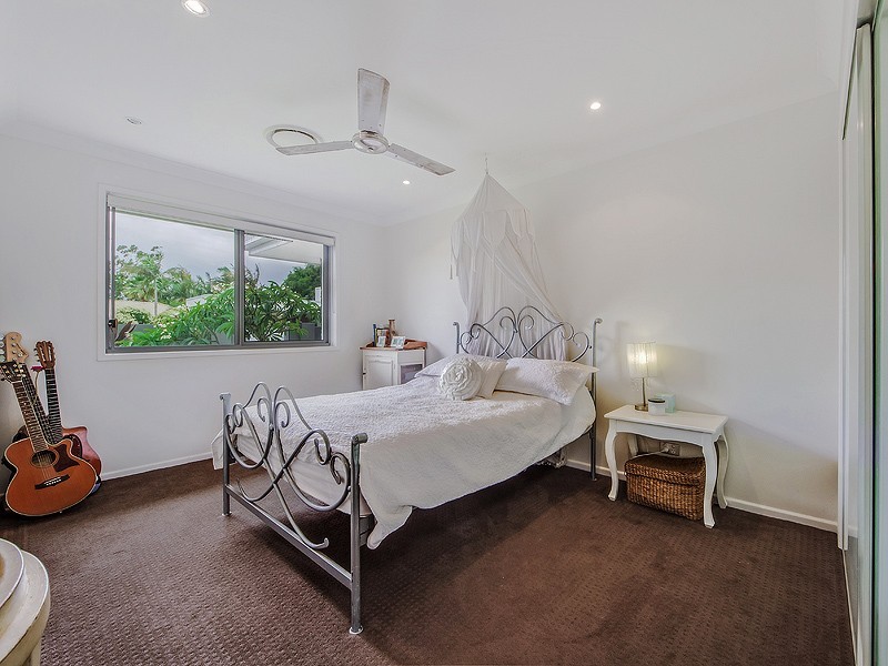 12 Balmoral Avenue, Sorrento QLD 4217