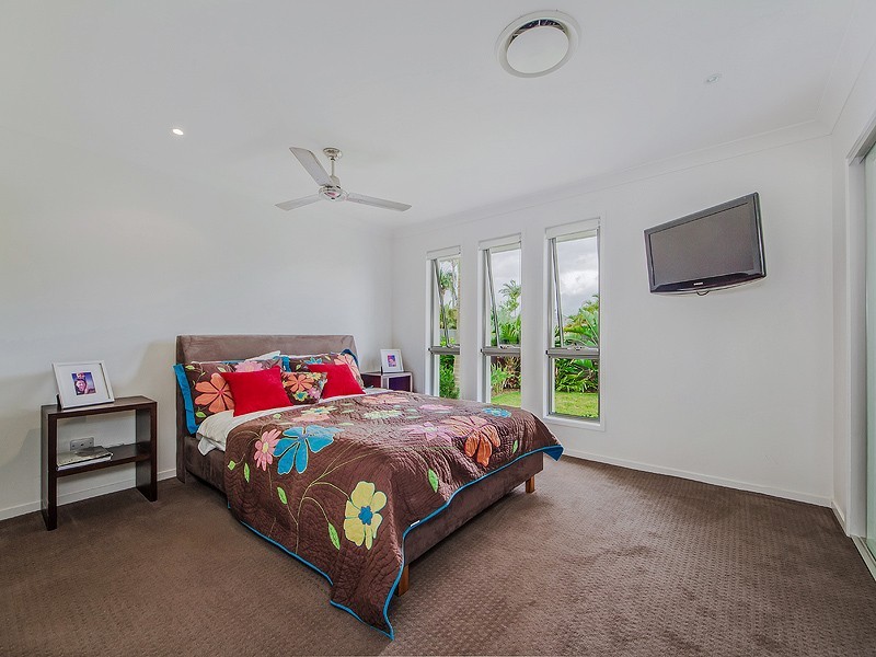 12 Balmoral Avenue, Sorrento QLD 4217