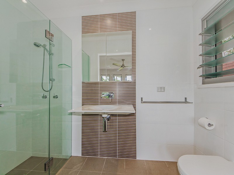 12 Balmoral Avenue, Sorrento QLD 4217
