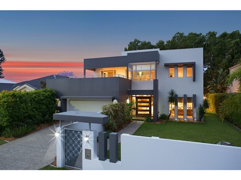 12 Waterview Crescent, Sorrento QLD 4217