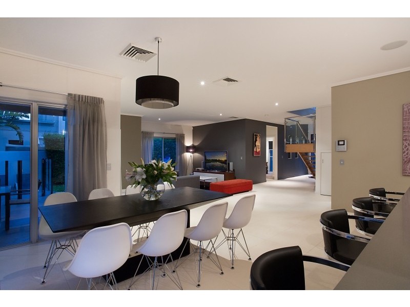 12 Waterview Crescent, Sorrento QLD 4217