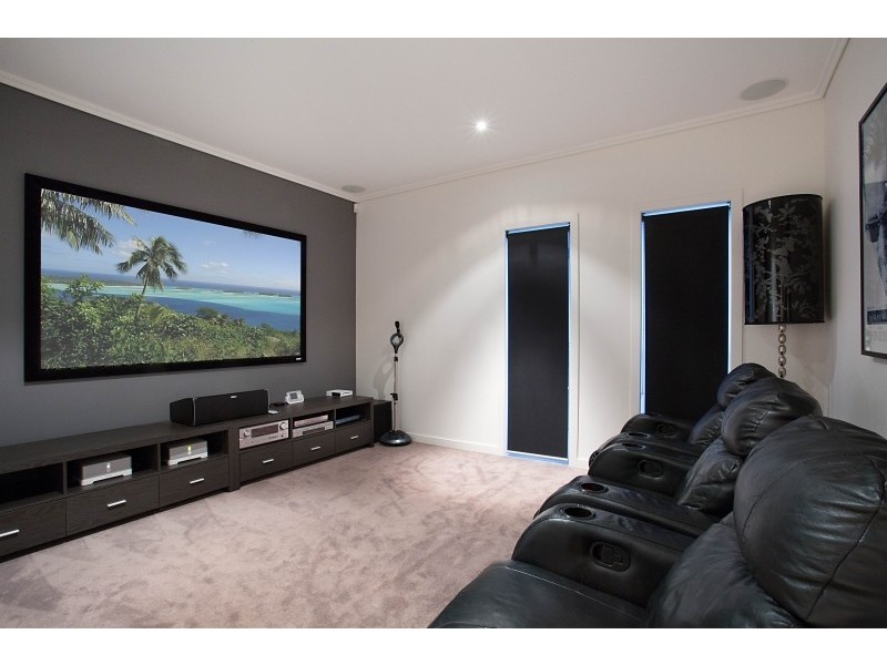 12 Waterview Crescent, Sorrento QLD 4217