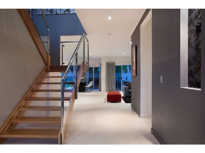 12 Waterview Crescent, Sorrento QLD 4217