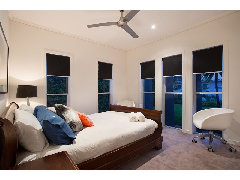 12 Waterview Crescent, Sorrento QLD 4217