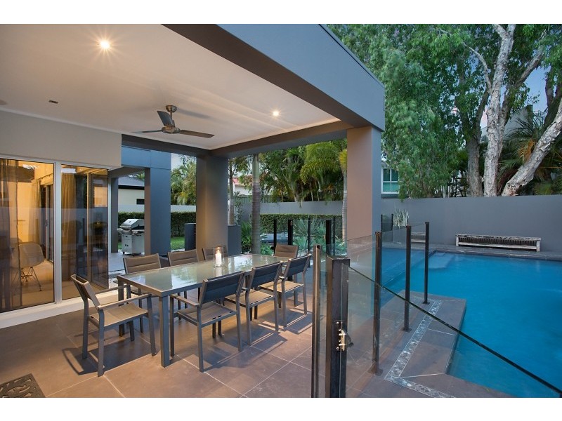 12 Waterview Crescent, Sorrento QLD 4217