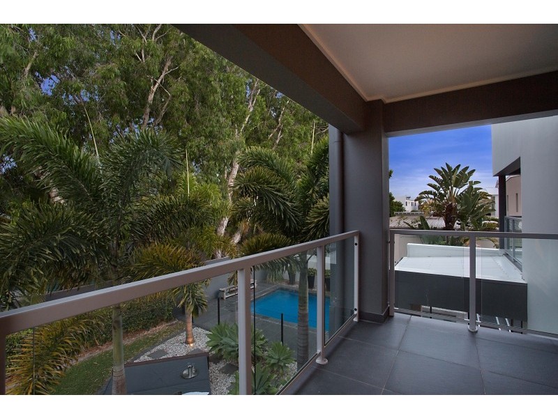 12 Waterview Crescent, Sorrento QLD 4217