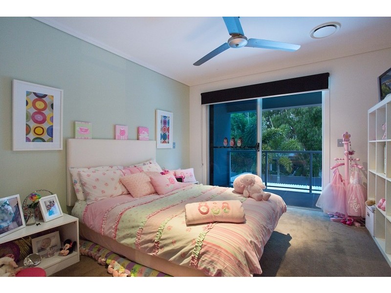 12 Waterview Crescent, Sorrento QLD 4217
