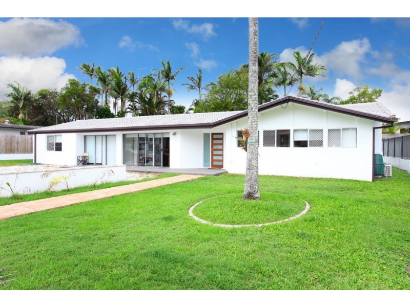 6 Mentone Avenue, Bundall QLD 4217