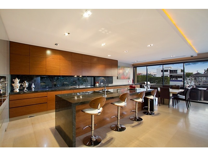 52 The Promenade, Isle Of Capri QLD 4217