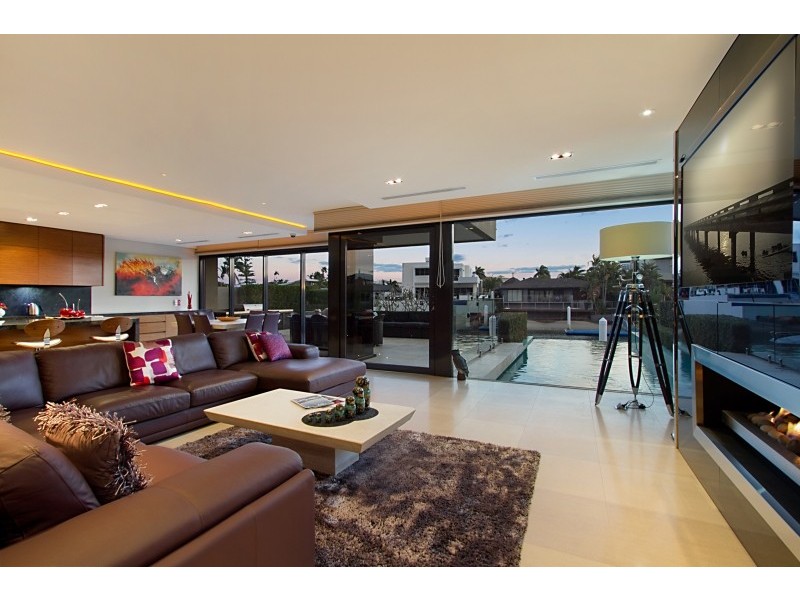 52 The Promenade, Isle Of Capri QLD 4217